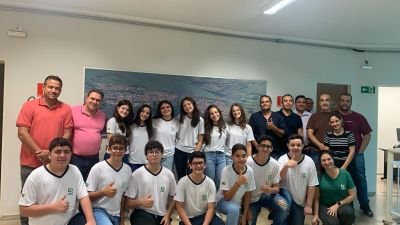 Alunos do Colégio COC visitam a Câmara Municipal
